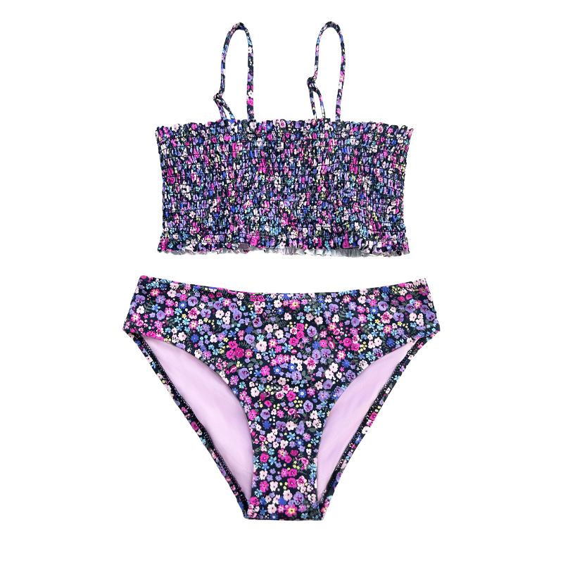 Costum de baie al copiilor din două piese cu tracțiune de flori violet.